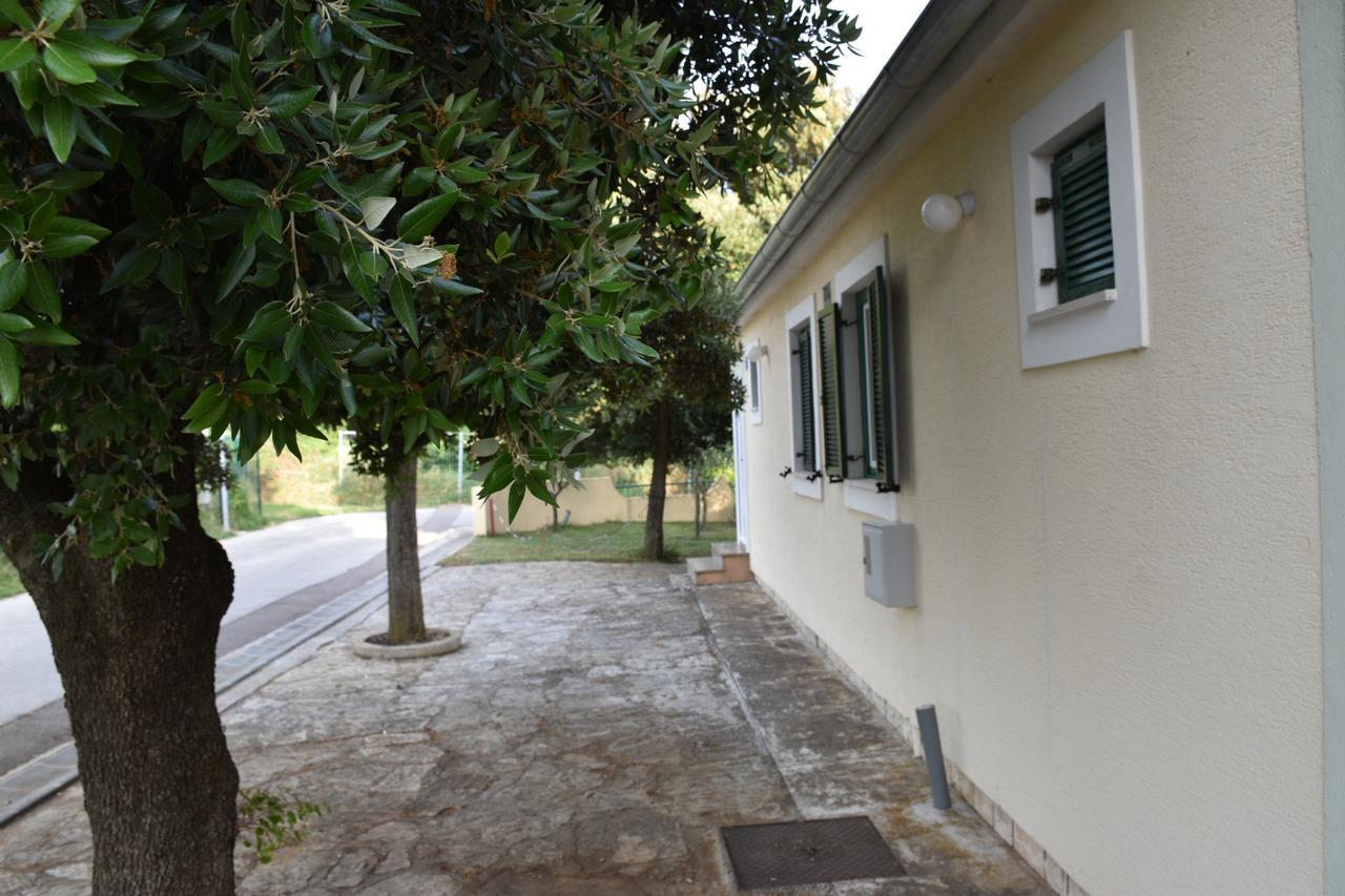 Apartments Antonija Punta Skala Next To Falkensteiner Resort Petrcane Exterior photo